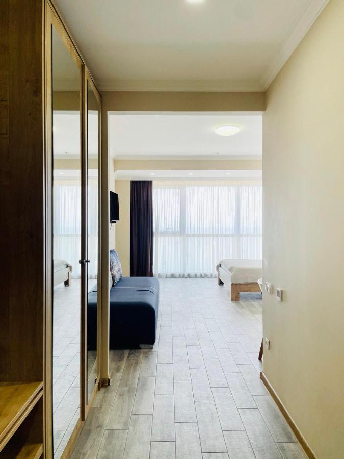 Balmaral Apart Hotel บาทูมิ ภายนอก รูปภาพ