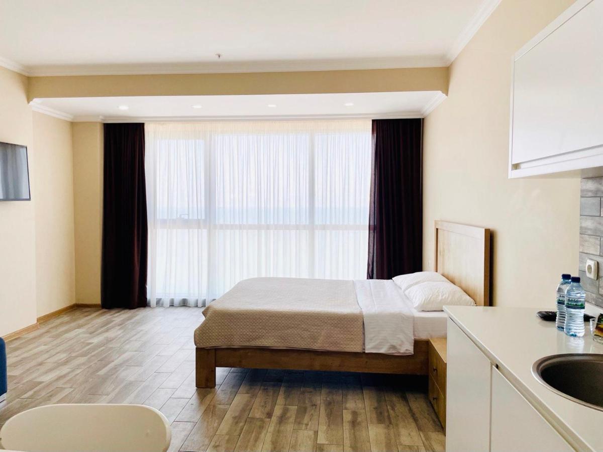 Balmaral Apart Hotel บาทูมิ ภายนอก รูปภาพ