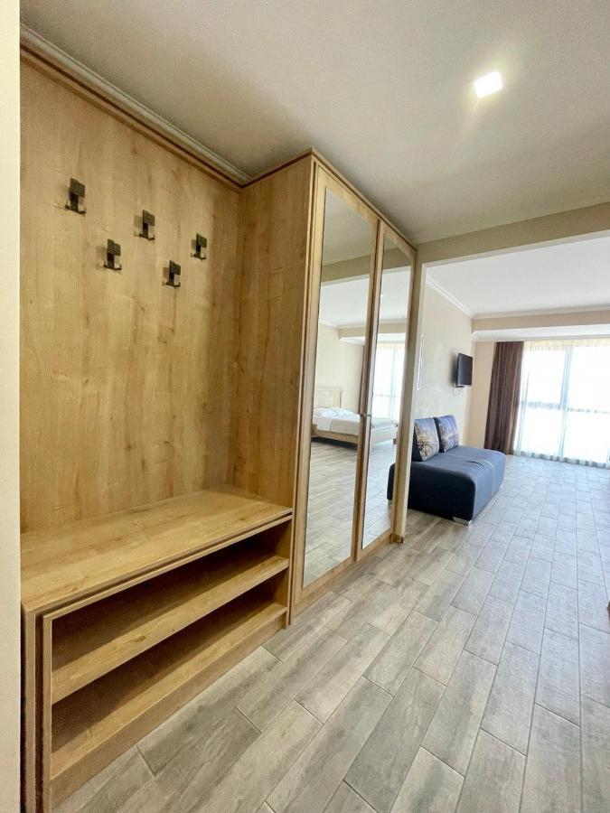 Balmaral Apart Hotel บาทูมิ ภายนอก รูปภาพ