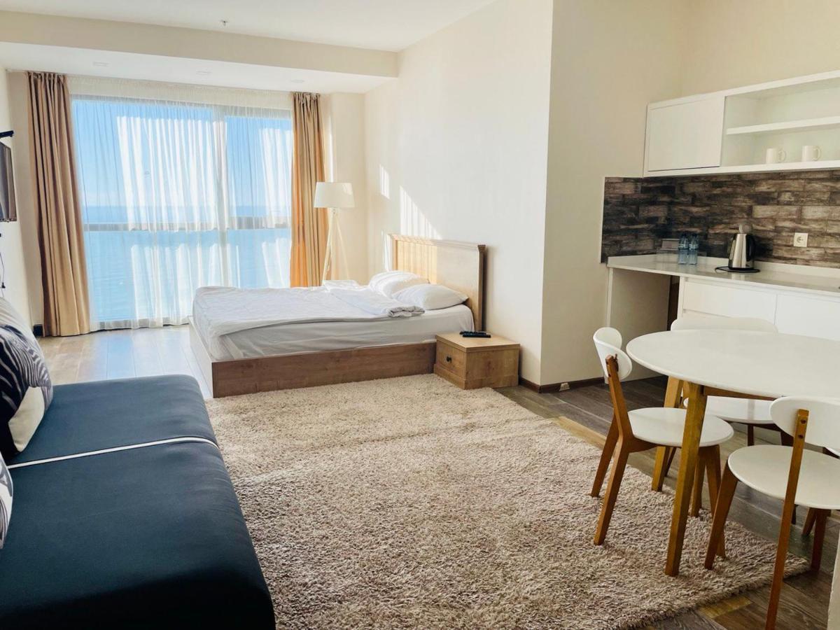 Balmaral Apart Hotel บาทูมิ ภายนอก รูปภาพ