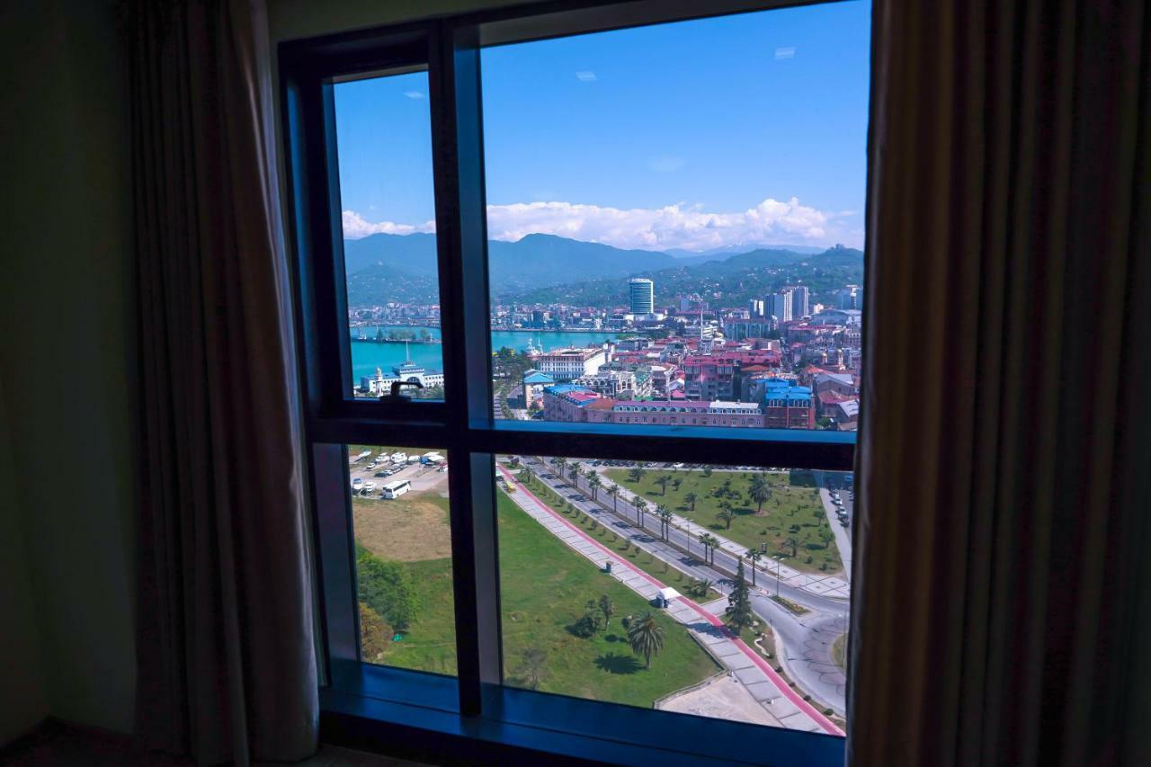 Balmaral Apart Hotel บาทูมิ ภายนอก รูปภาพ