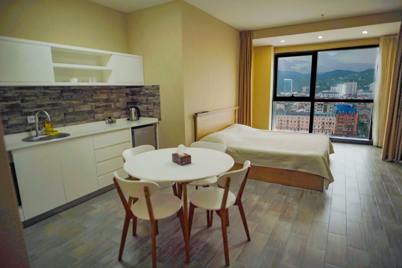 Balmaral Apart Hotel บาทูมิ ภายนอก รูปภาพ